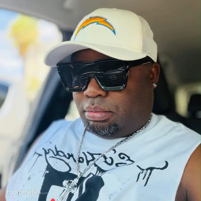 Roommate looking Covina, CA, $1000