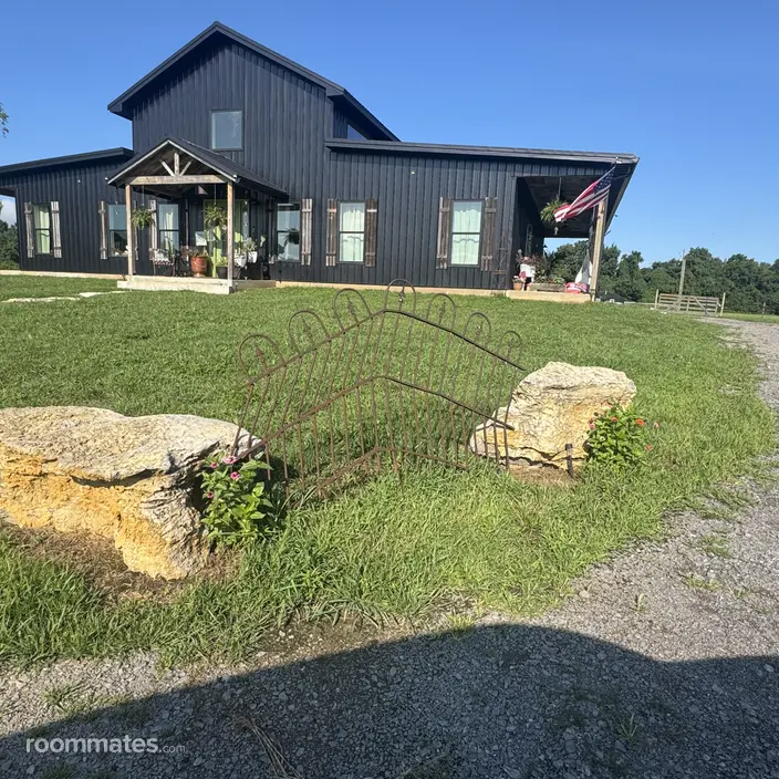 Room for rent in Christiana, TN $1200, house