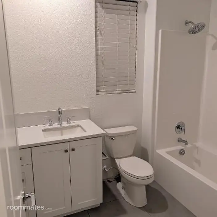 Room for rent in Valencia, CA $1100, house