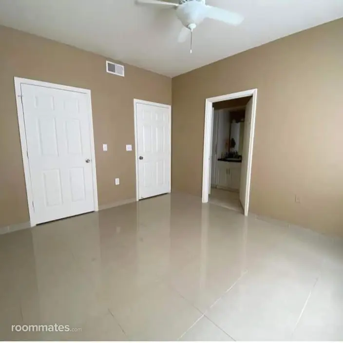 Room for rent in Orlando, FL $745, house