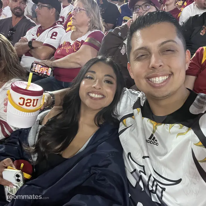 Roommate looking Pasadena, CA, $900