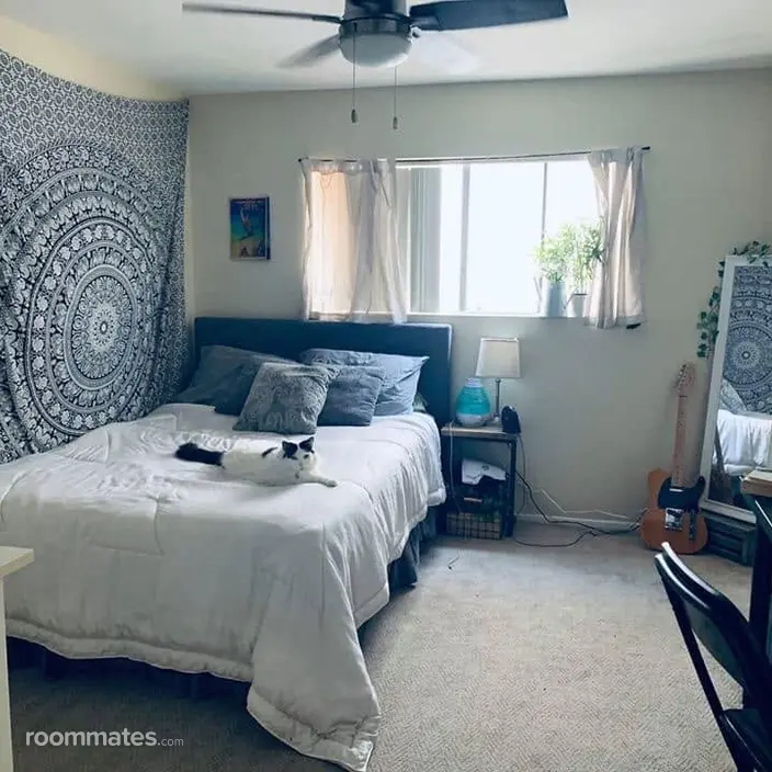 Room for rent in Sherman Oaks, CA $1350, townhouse