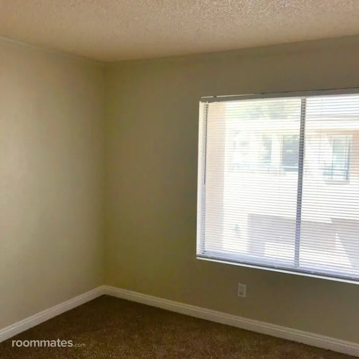 Room for rent in Las Vegas, NV $675, condo