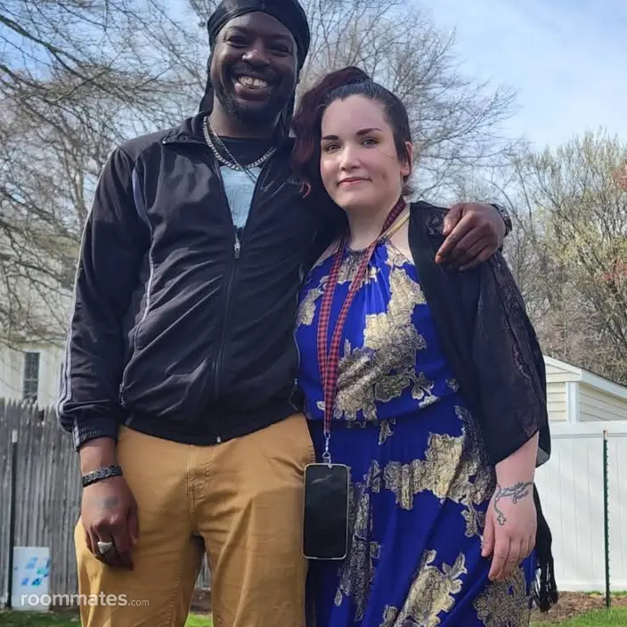 Roommate looking Woonsocket, RI, $1000