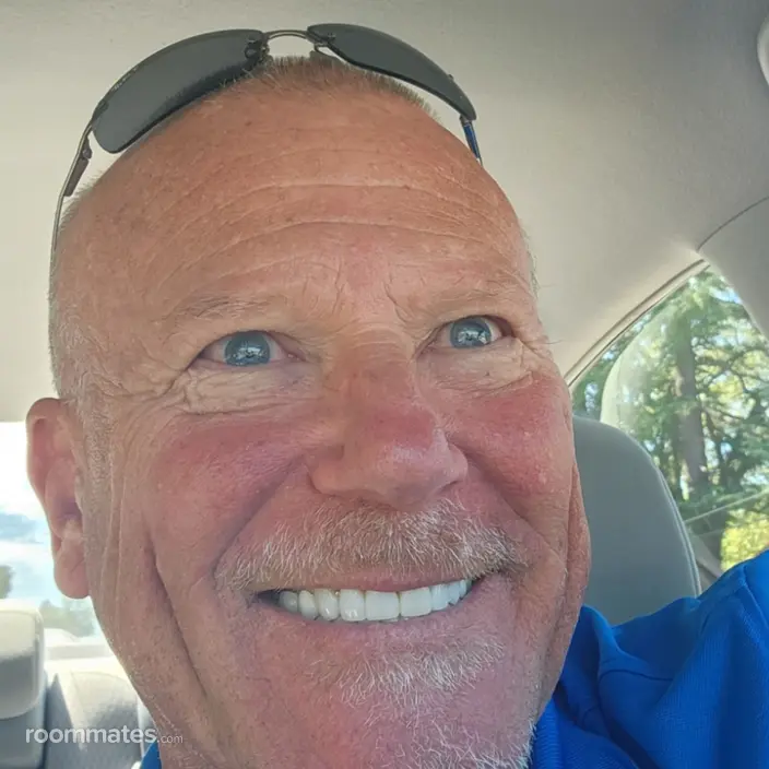 Roommate looking Sacramento, CA, $1200