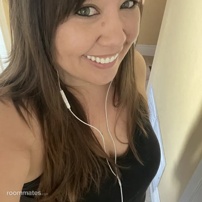 Roommate looking Tampa FL, $1000