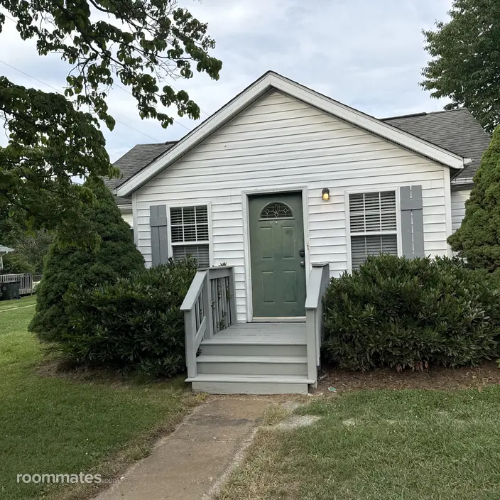 Room for rent in Waynesville, NC $600, house