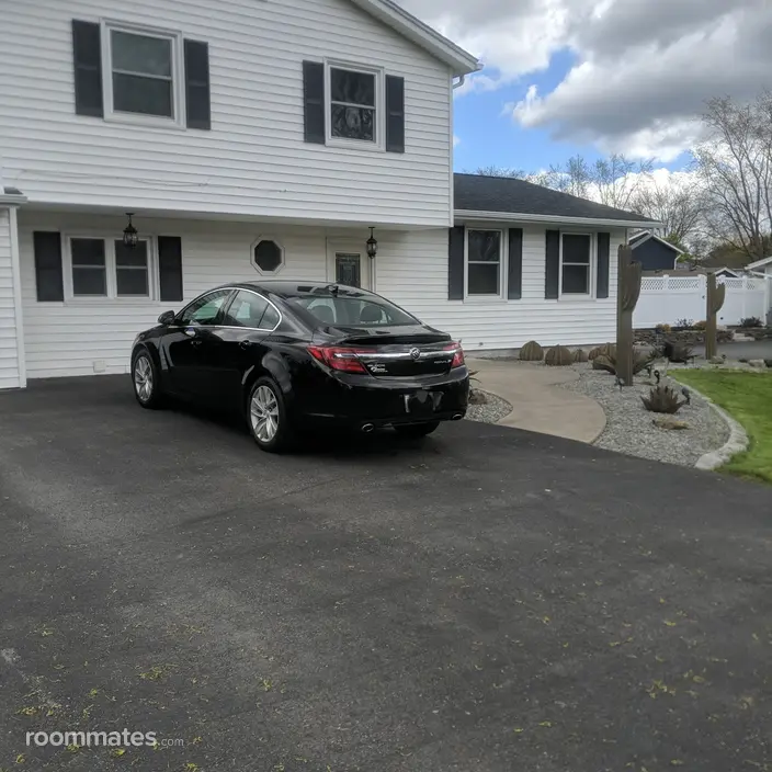 Room for rent in Gates, NY $1100, house