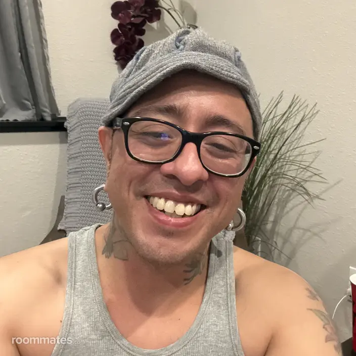 Roommate looking Portland, OR, $800