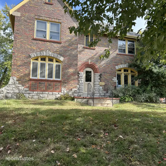 Room for rent in St. Louis, MO $800, house