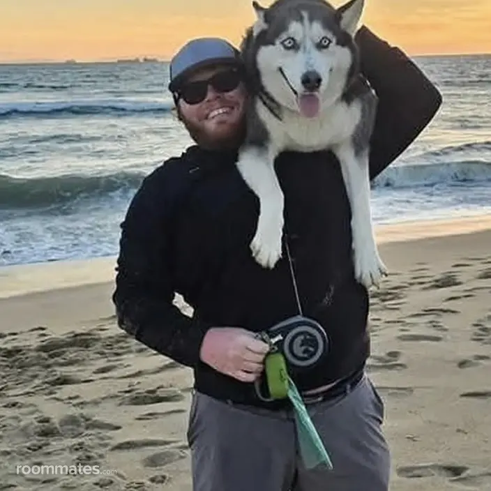 Roommate looking Huntington Beach, CA, $1200