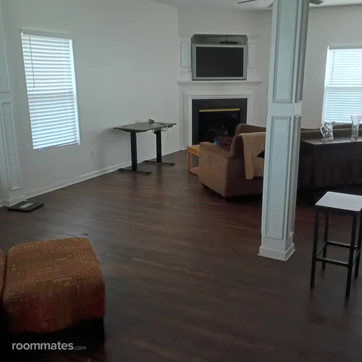 Room for rent in Mooresville, NC $800, house