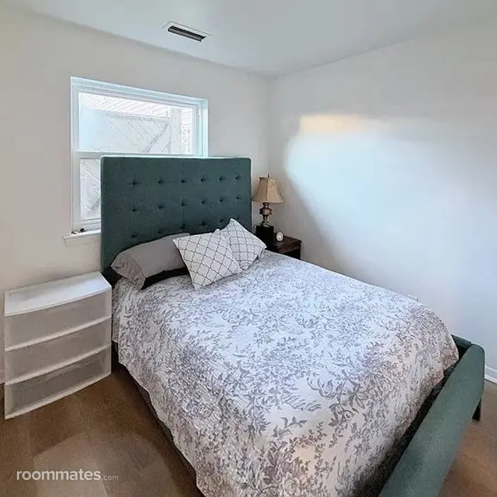 Room for rent in Virginia Beach, VA $1000, townhouse