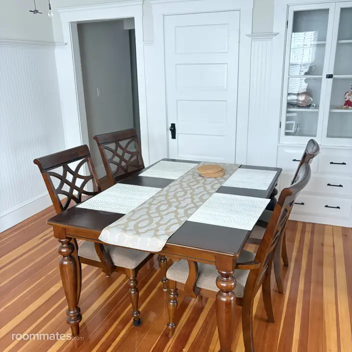 Room for rent in Woburn, MA $1150, townhouse