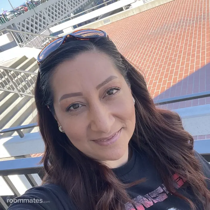 Roommate looking Downey, CA, $1000