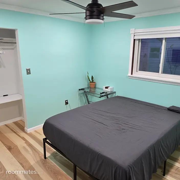 Room for rent in Virginia Beach, VA $800, house