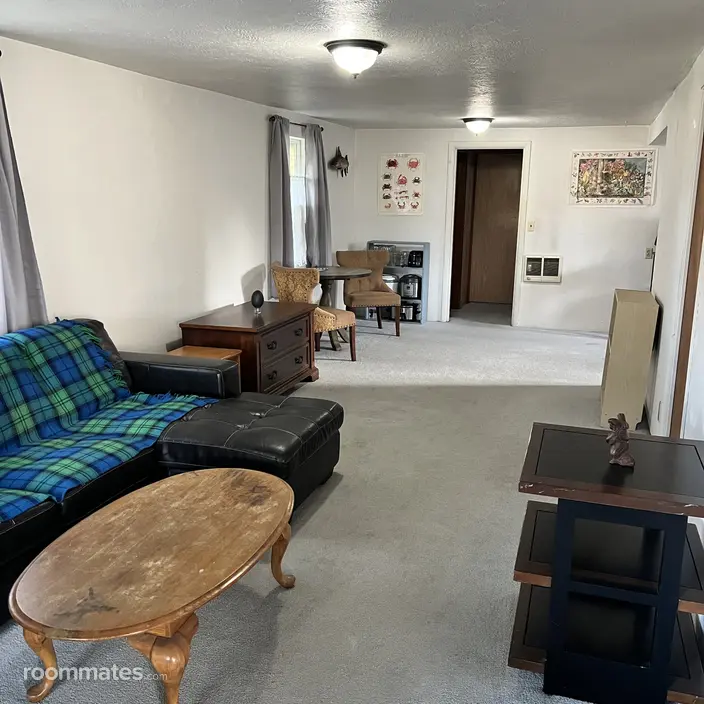 Room for rent in Portland, OR $700, house