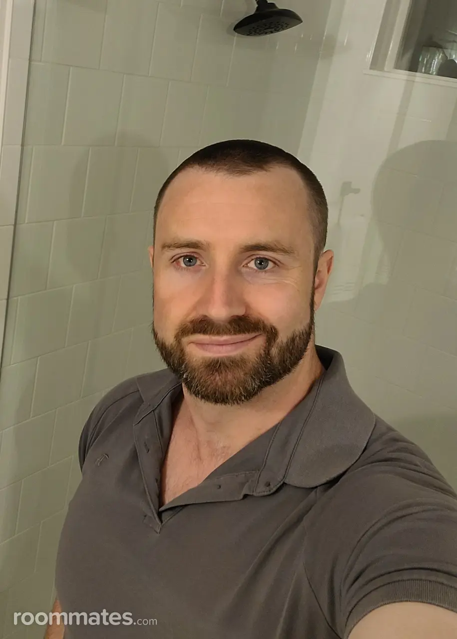 Profile photo 17 of 17