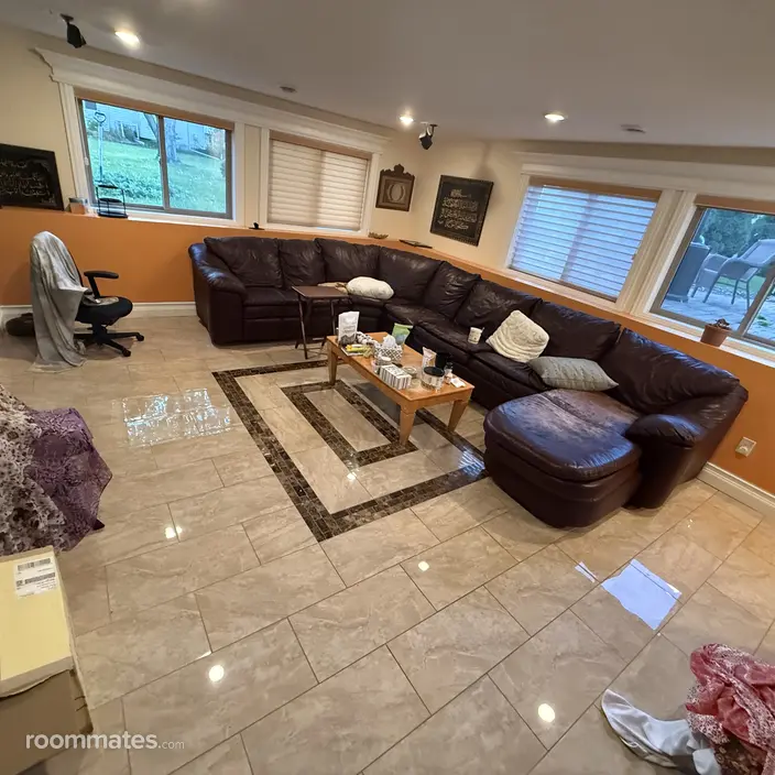 Room for rent in Plymouth, MN $1300, house