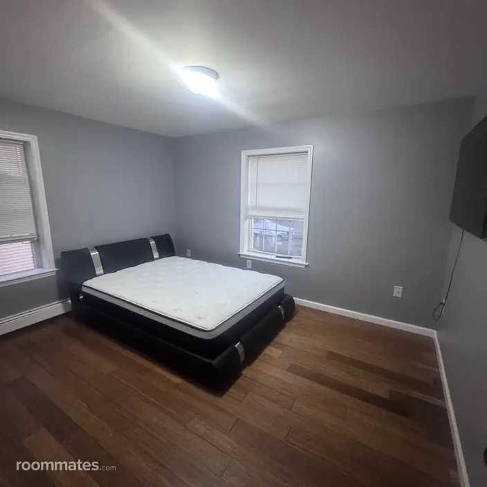 Room for rent in Central Falls, RI $900, house