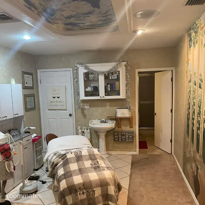 Room for rent in Tampa, FL $1250, house
