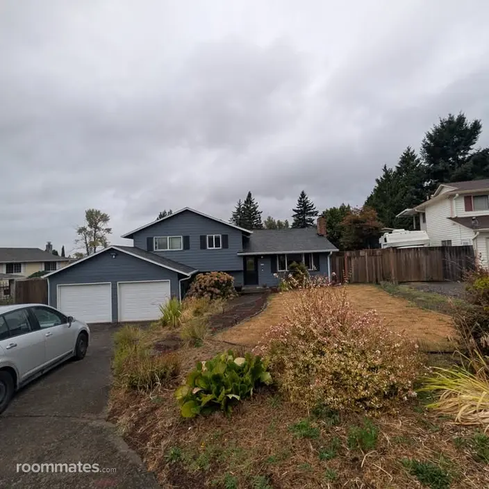 Room for rent in Portland, OR $1200, house