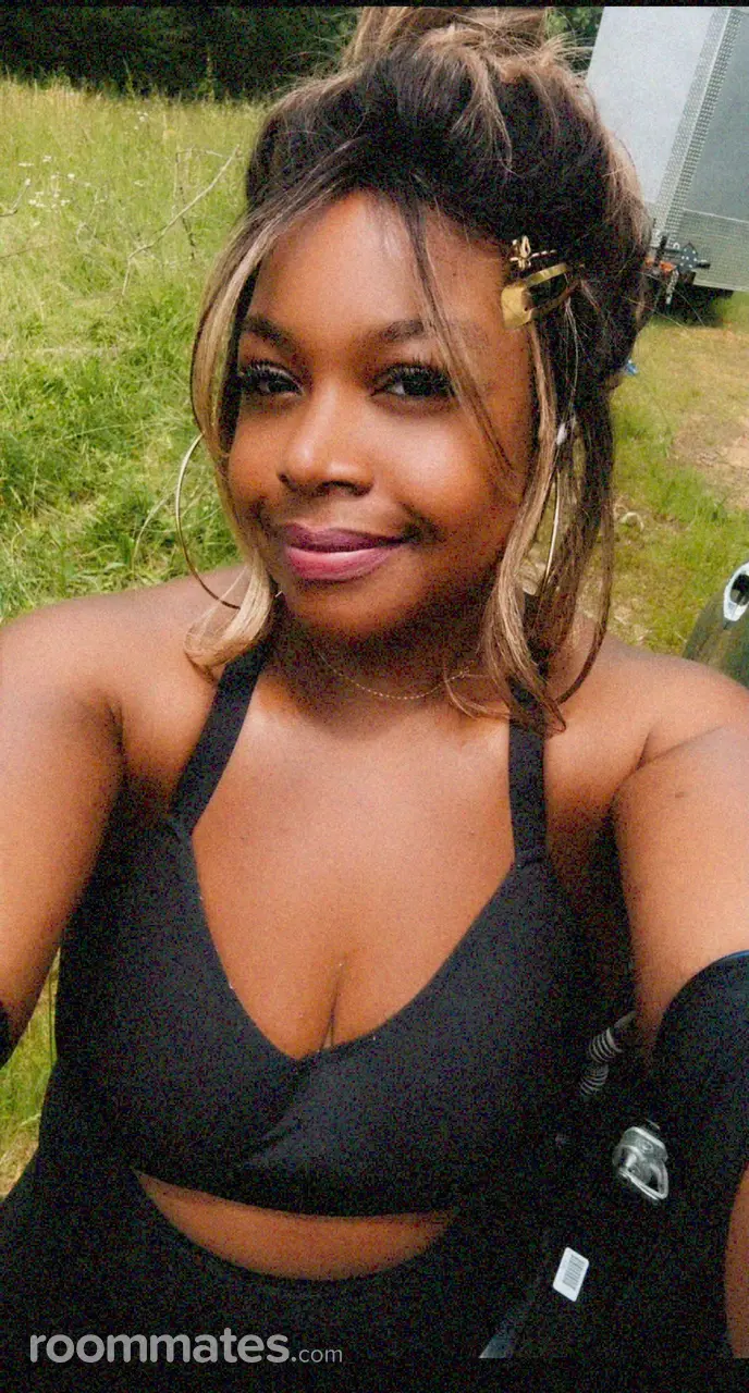 Profile photo 4 of 4