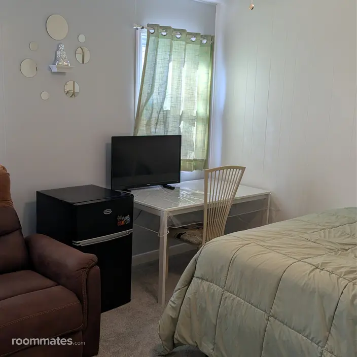 Room for rent in Stratford, NJ $900, house