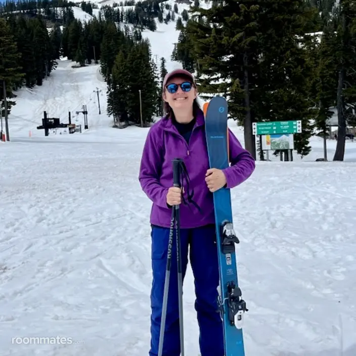 Roommate looking Camas, WA, $1300