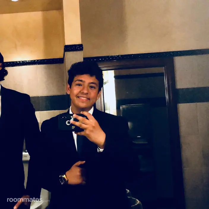 Roommate looking Woodland Hills, CA, $2000
