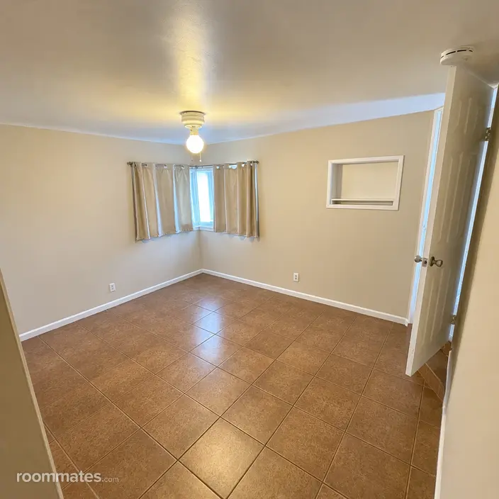Room for rent in Los Angeles, CA $1750, house