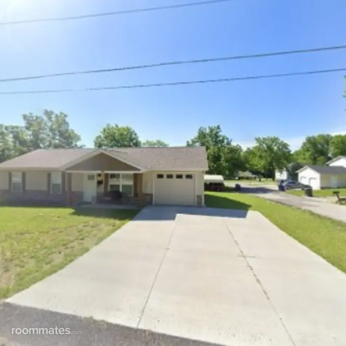 Room for rent in Troy, MO $650, house