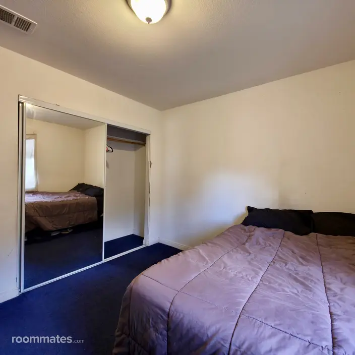 Room for rent in Los Angeles, CA $950, townhouse