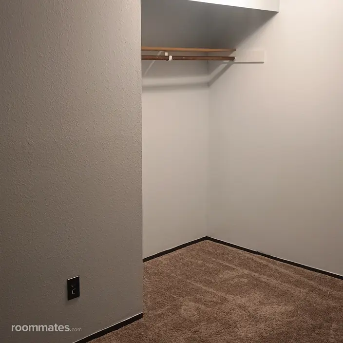 Room for rent in Bellevue, WA $750, house