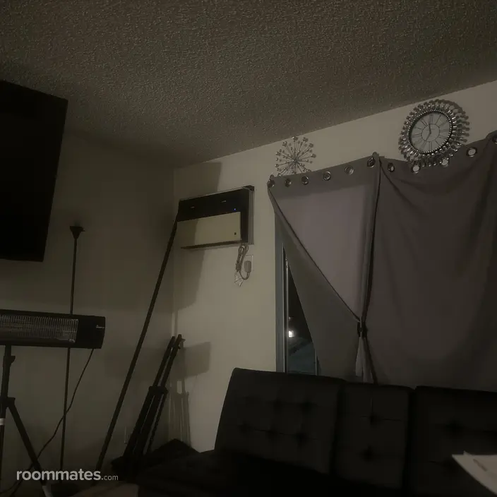 Room for rent in Downey, CA $700, apartment