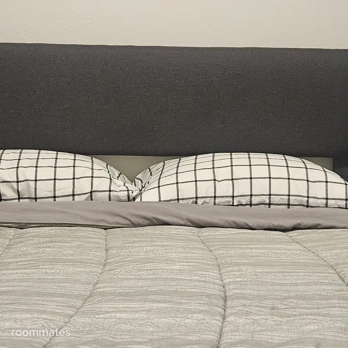 Room for rent in Bakersfield, CA $1000, house