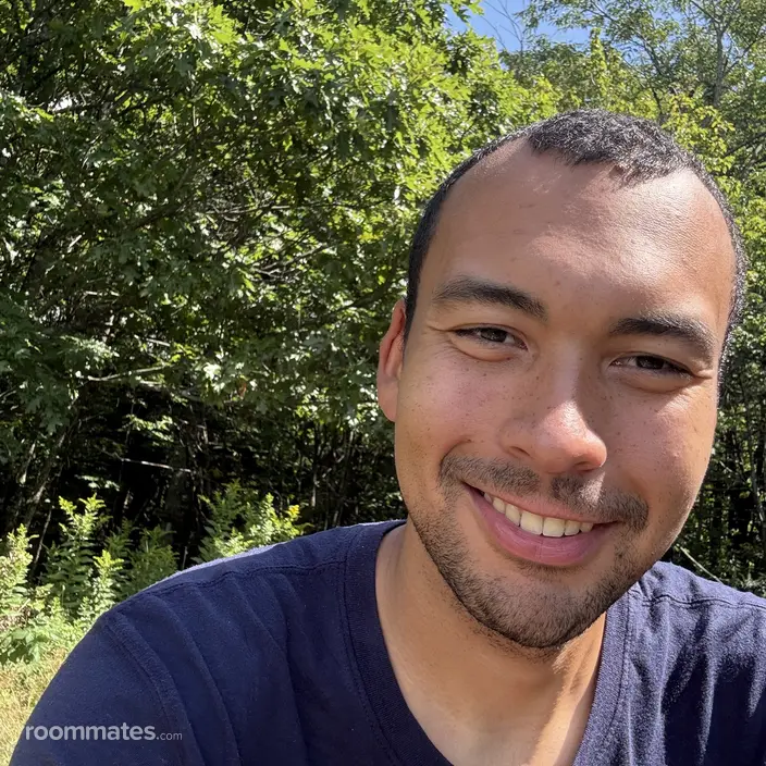 Roommate looking Enfield, CT, $900