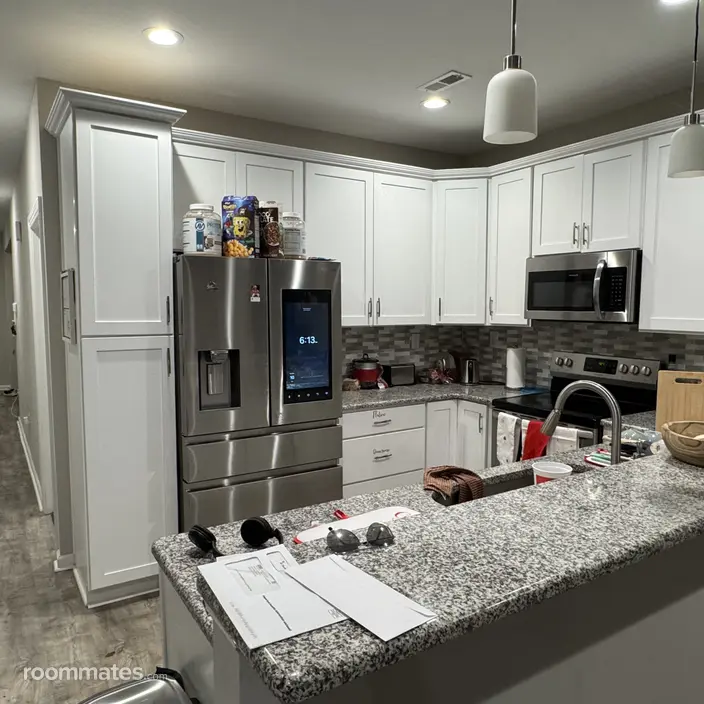 Room for rent in Norfolk, VA $1000, house