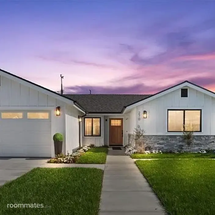 Room for rent in Costa Mesa, CA $1500, house