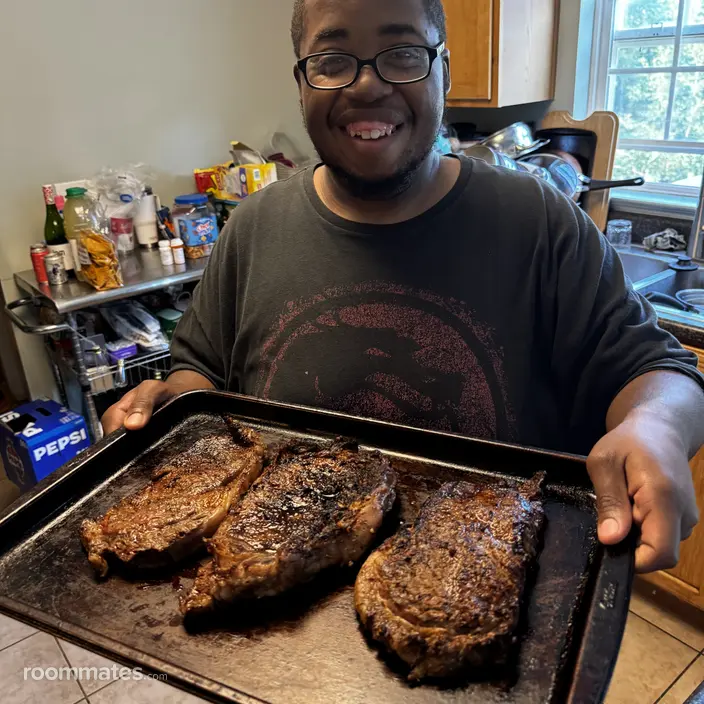 Roommate looking Bedford Heights, OH, $900
