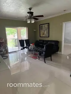 Room for rent in Pembroke Pines FL $1000, house