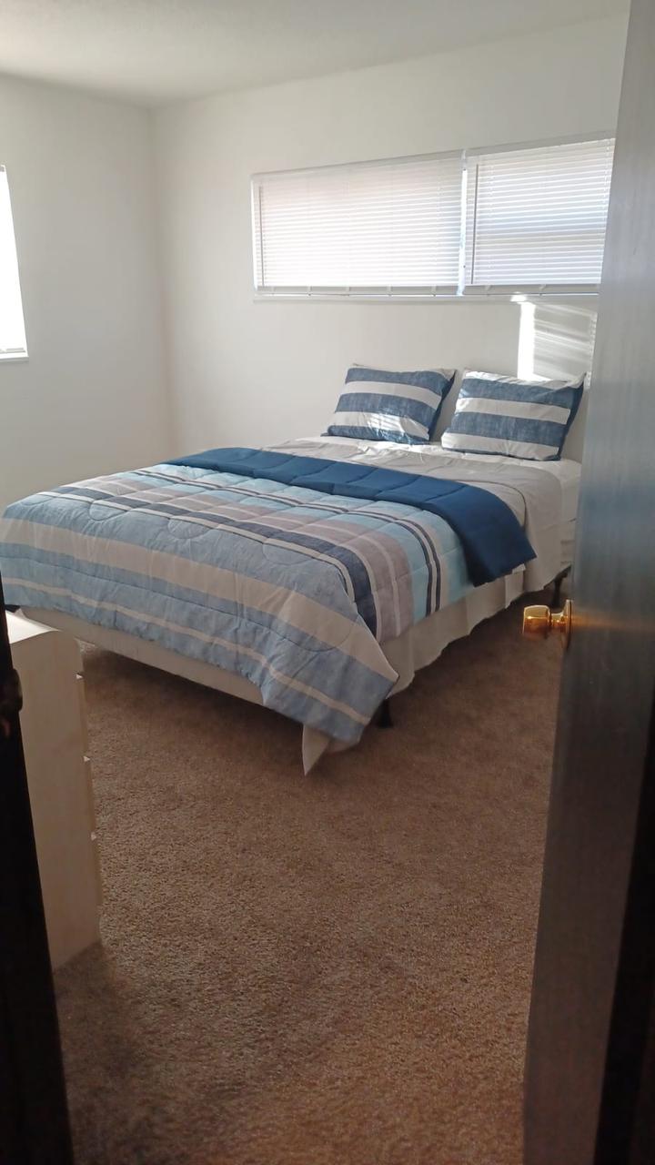 Profile photo 11 of 18