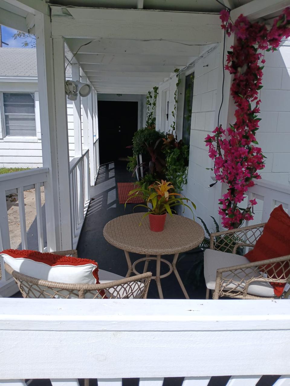 Profile photo 3 of 18