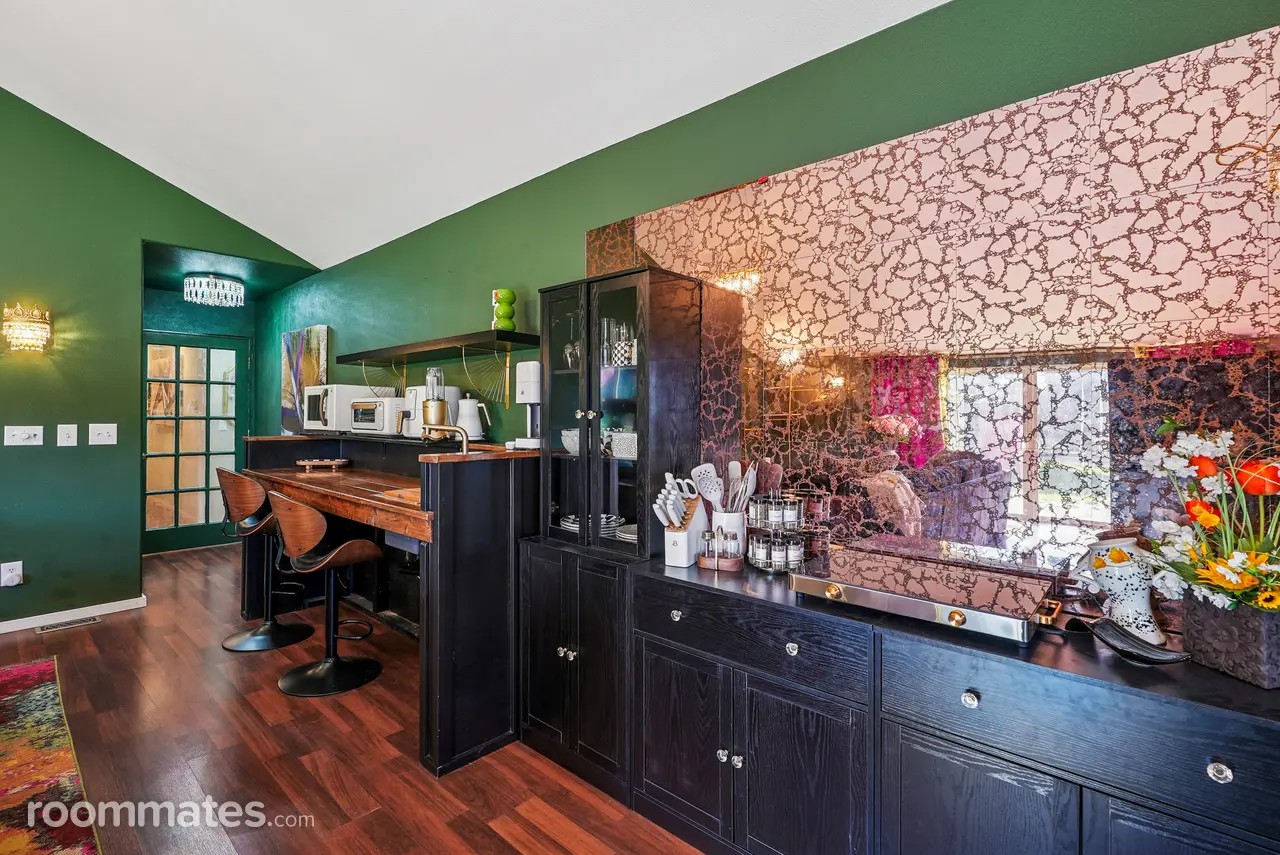 Profile photo 2 of 11