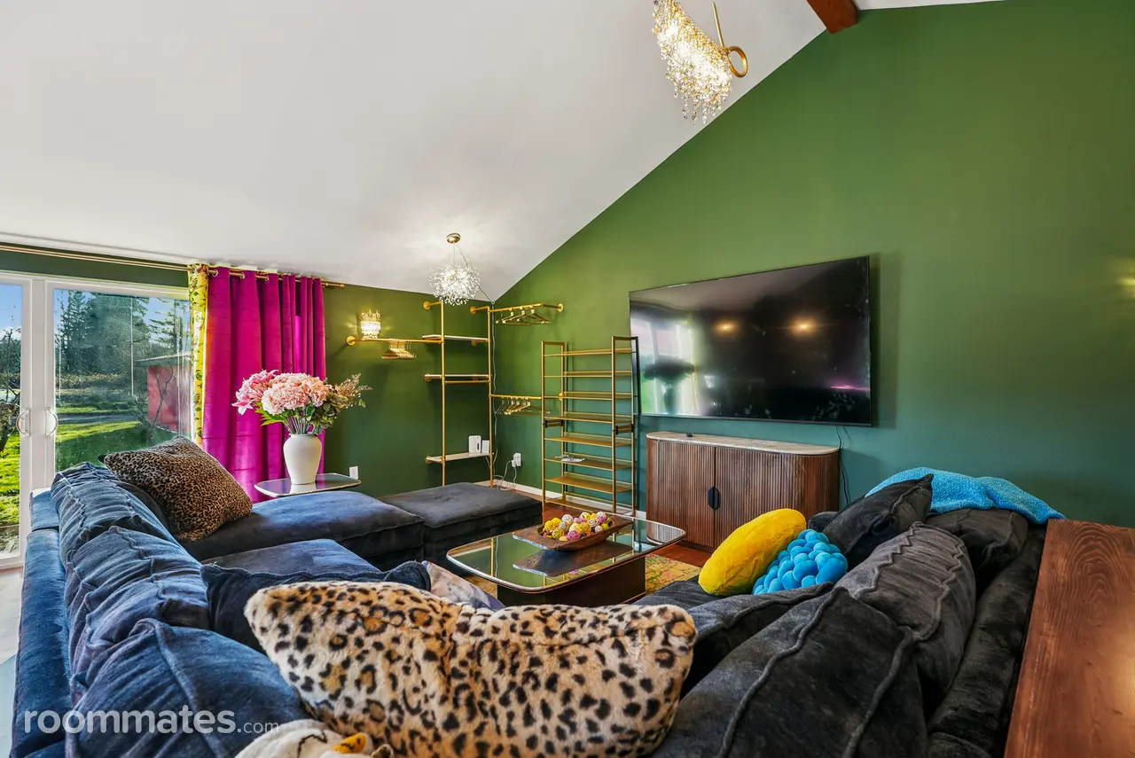 Profile photo 3 of 11