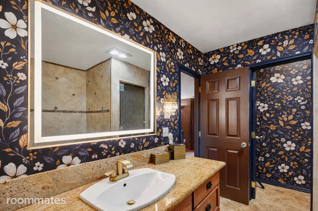 Profile photo 2 of 11