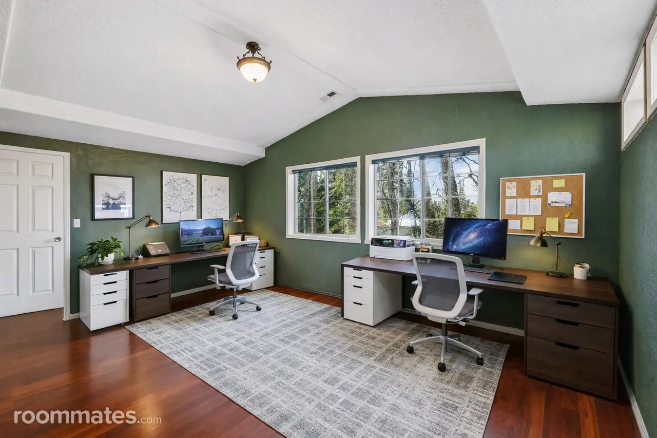 Profile photo 7 of 11