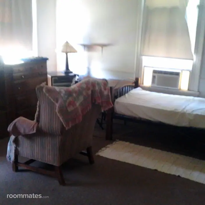 Room for rent in Smiths Station, AL $650, house