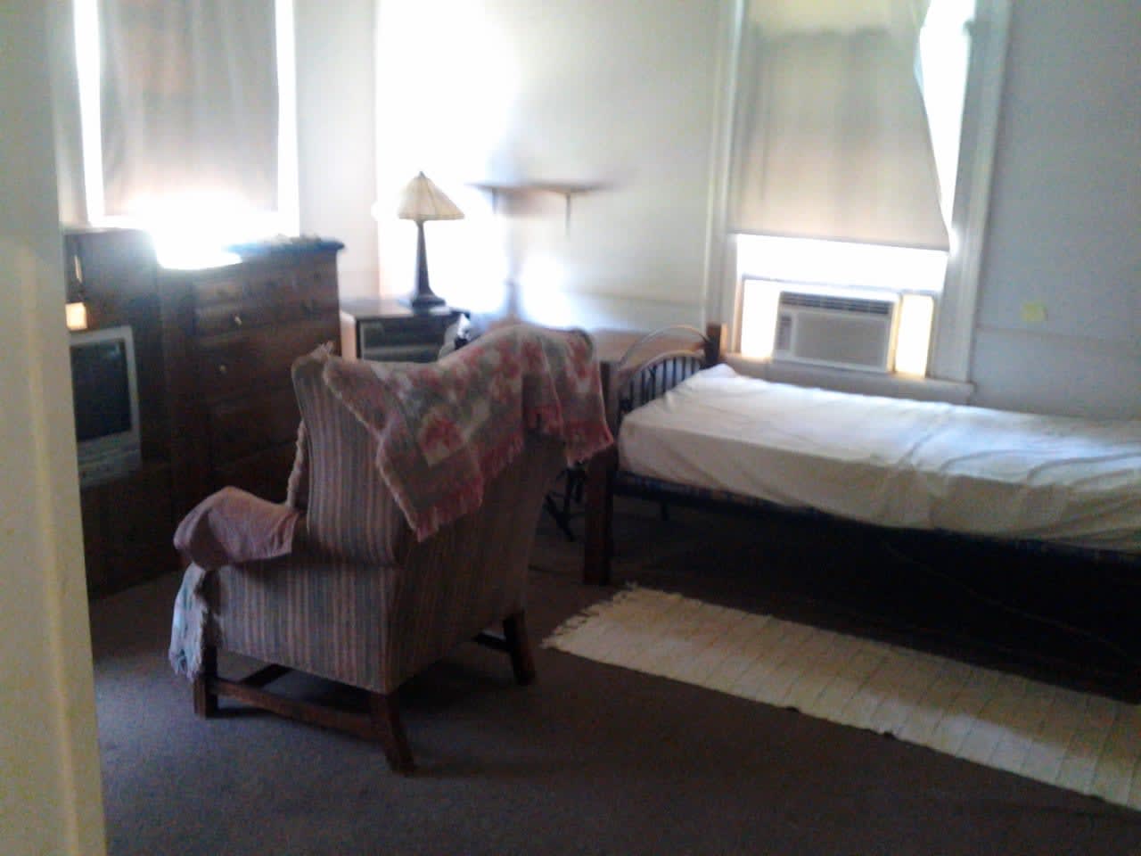 Profile photo 1 of 1