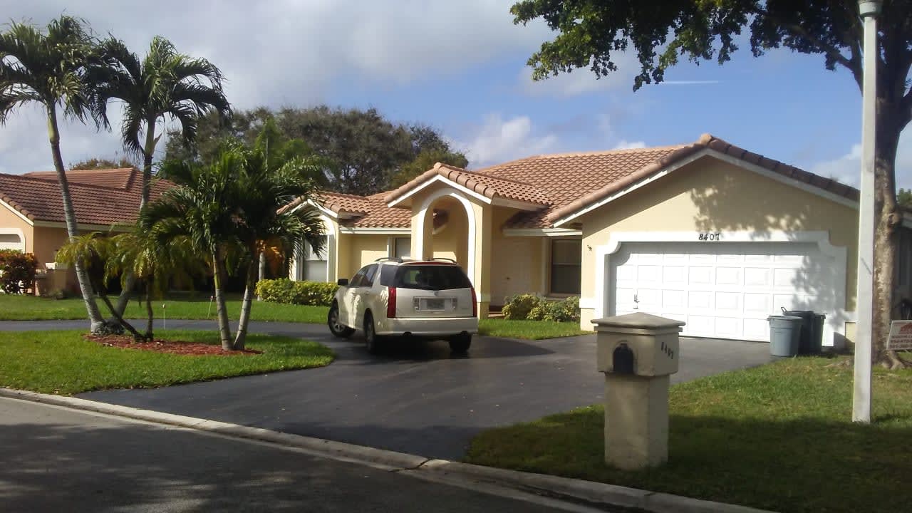 Profile photo 1 of 1